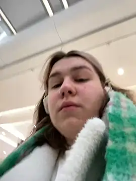 SuzieMurray online show from February 26, 8:37 am