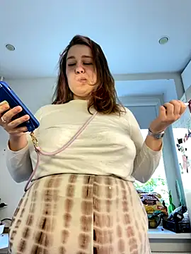 SuzieMurray online show from September 25, 10:19 am