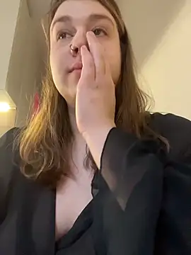 SuzieMurray online show from December 17, 7:47 am