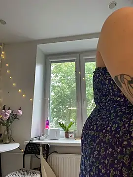 SuzieMurray online show from May 29, 8:23 am