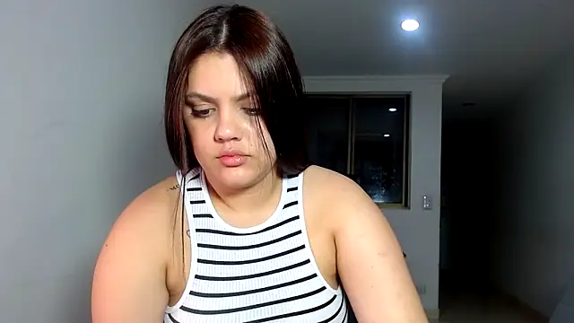 kimberlyhills1 online show from December 13, 5:38 am