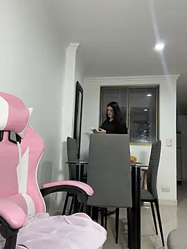 kimberlyhills1 online show from March 10, 8:01 pm