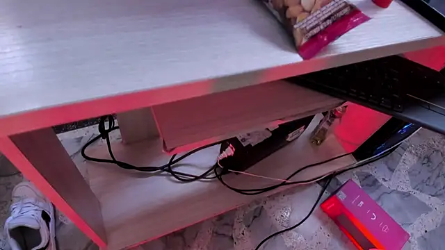 anniemayerx  online show from January 23, 4:04 pm