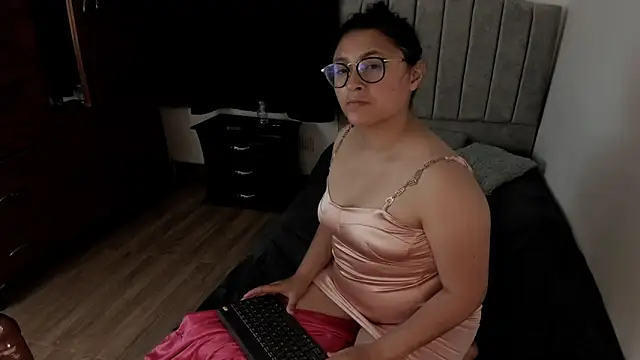 lorymoon online show from January 17, 1:15 am