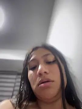 Im Little online show from February 13, 3:18 am