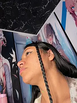 Im Little online show from April 14, 3:01 am