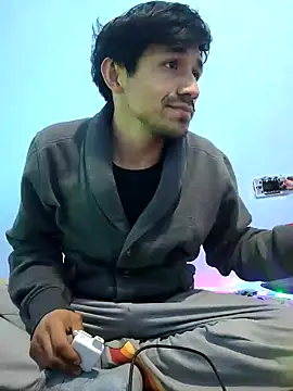 Snapshot of charlesss19 chatting on February 24, 7:55 am charlesss19 online show from February 24, 7:55 am