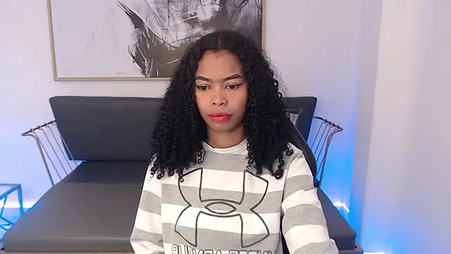 Snapshot of Shenna_brunette_ chatting on December 23, 1:03 pm Shenna brunette online show from December 23, 1:03 pm