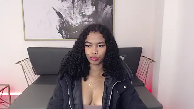 Snapshot of Shenna_brunette_ chatting on December 26, 1:10 pm Shenna brunette online show from December 26, 1:10 pm