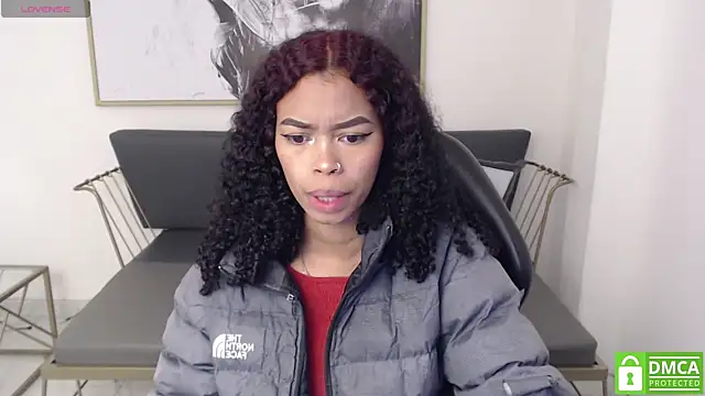 Snapshot of Shenna_brunette_ chatting on December 29, 1:06 pm Shenna brunette online show from December 29, 1:06 pm