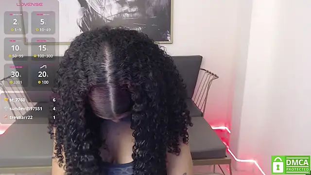 Snapshot of Shenna_brunette_ chatting on January 17, 4:15 pm Shenna brunette online show from January 17, 4:15 pm
