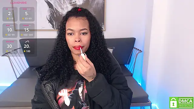 Snapshot of Shenna_brunette_ chatting on February 7, 1:11 pm Shenna brunette online show from February 7, 1:11 pm