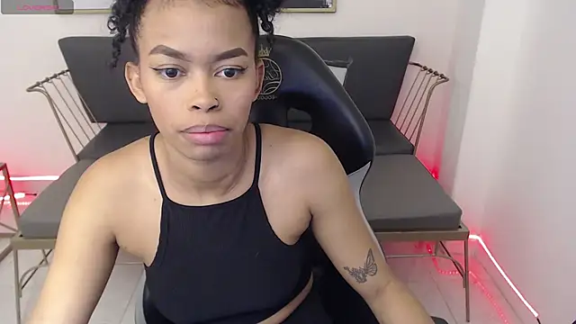 Snapshot of Shenna_brunette_ chatting on February 18, 8:03 pm Shenna brunette online show from February 18, 8:03 pm