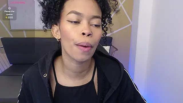 Snapshot of Shenna_brunette_ chatting on March 7, 1:07 pm Shenna brunette online show from March 7, 1:07 pm