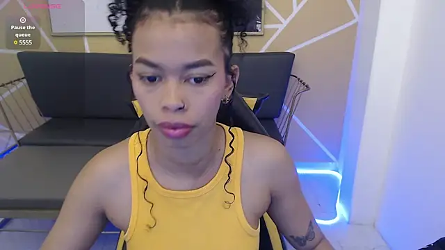 Snapshot of Shenna_brunette_ chatting on March 12, 1:08 pm Shenna brunette online show from March 12, 1:08 pm