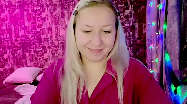 sarakatherin online show from December 1, 8:09 pm