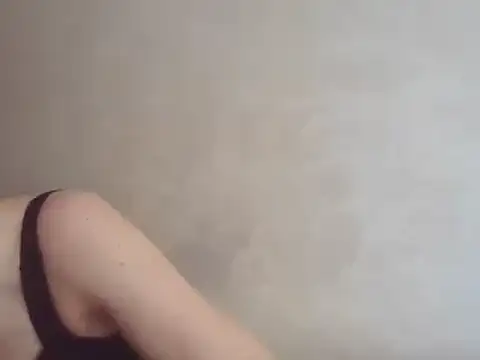 CaitlinaJayne23 online show from February 7, 1:43 pm