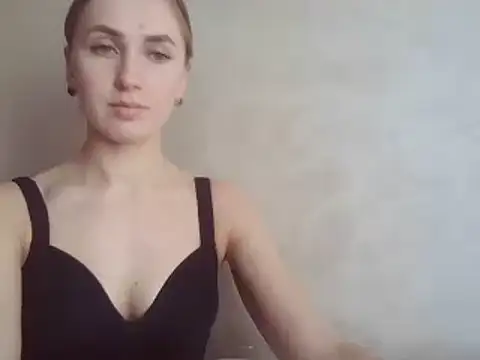 CaitlinaJayne23 online show from February 15, 1:05 pm