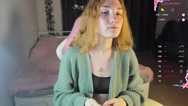 ReddHotPipper online show from December 12, 1:10 am