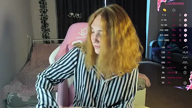 ReddHotPipper online show from December 13, 5:05 am