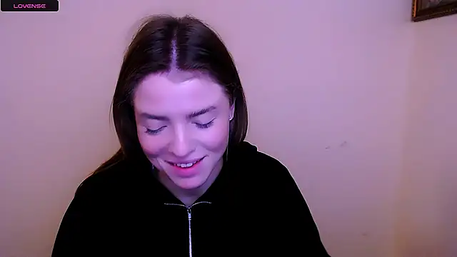 Snapshot of MissOliviaa_ chatting on January 30, 12:37 pm MissOliviaa  online show from January 30, 12:37 pm