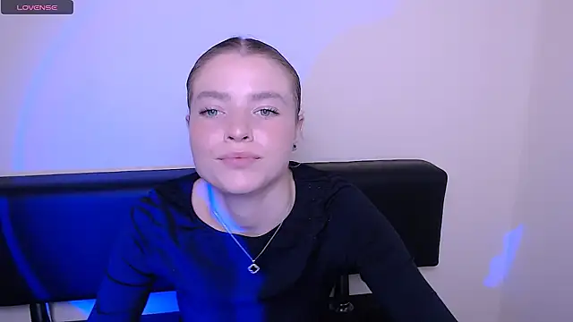 Snapshot of MissOliviaa_ chatting on October 28, 1:58 pm MissOliviaa  online show from October 28, 1:58 pm