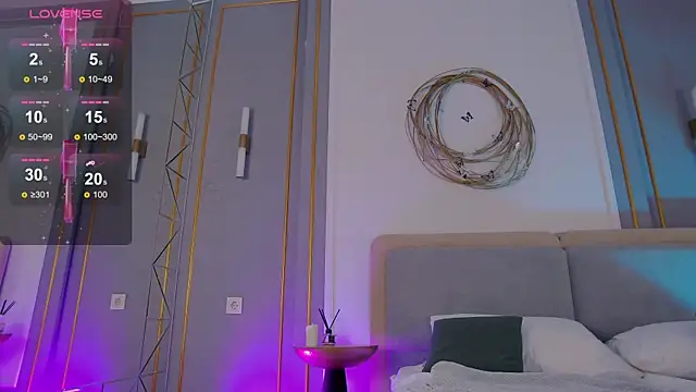 Smiley Mia online show from February 5, 11:34 am