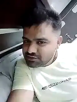 Snapshot of Happyman300 chatting on September 28, 8:47 pm Happyman300 online show from September 28, 8:47 pm