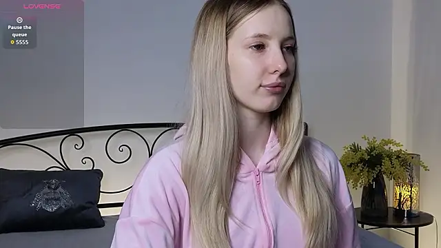 KarnetJ online show from February 8, 2:53 pm