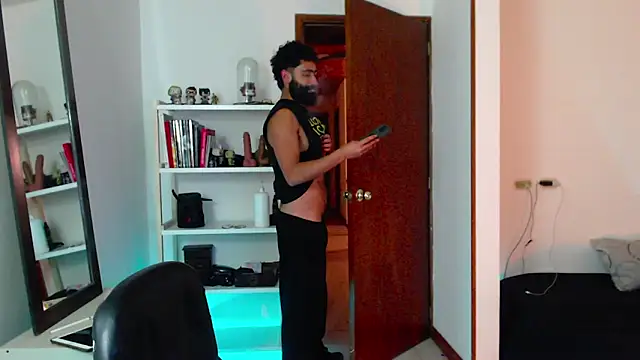 Snapshot of Drogamma chatting on March 18, 2:58 am Drogamma online show from March 18, 2:58 am