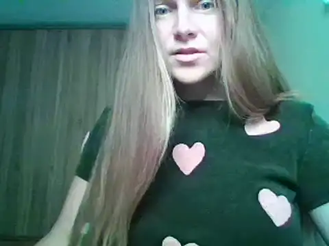 Evasapples online show from October 5, 7:01 pm