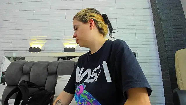 dorothy vegga online show from December 17, 3:56 am