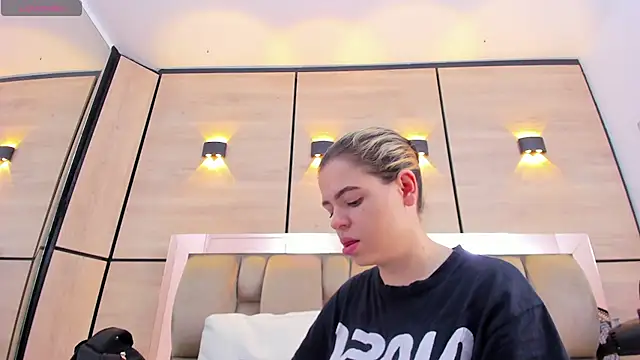 Snapshot of dorothy_vegga chatting on January 16, 2:26 am dorothy vegga online show from January 16, 2:26 am