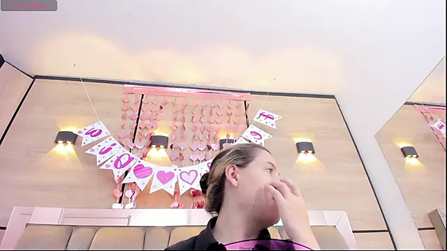 Snapshot of dorothy_vegga chatting on February 17, 3:36 am dorothy vegga online show from February 17, 3:36 am