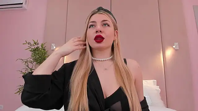 HelenaMorgan online show from February 5, 6:13 am