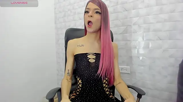 Realbadbxtch online show from March 7, 7:49 pm