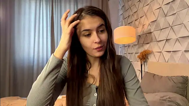 elisa moon online show from March 17, 11:13 am