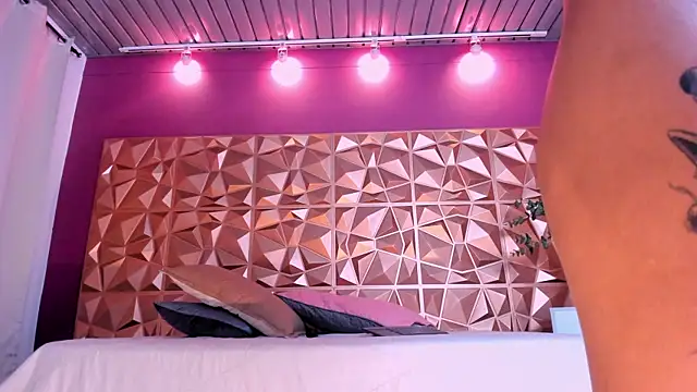 keendaall online show from December 27, 10:59 pm