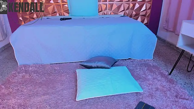 keendaall online show from December 31, 2:25 pm