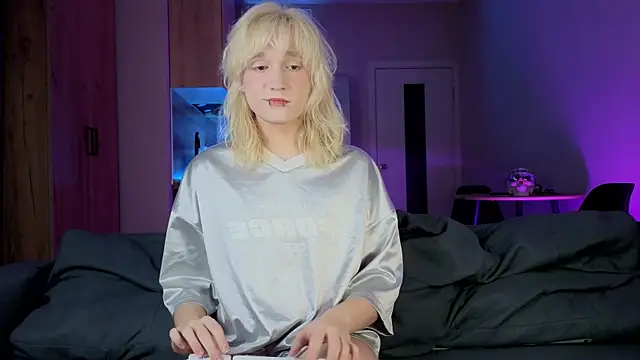 Gregory Byyrd online show from September 18, 8:44 pm