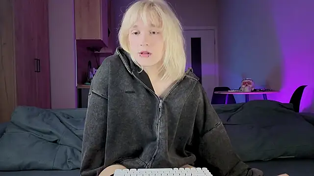 Gregory Byyrd online show from October 17, 9:06 pm