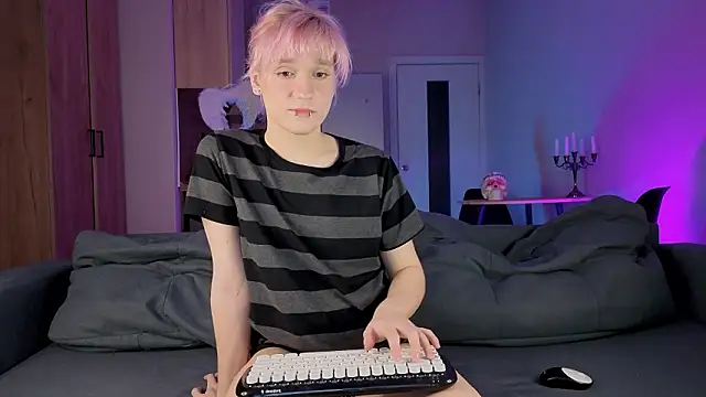 Gregory Byyrd online show from February 26, 9:47 pm