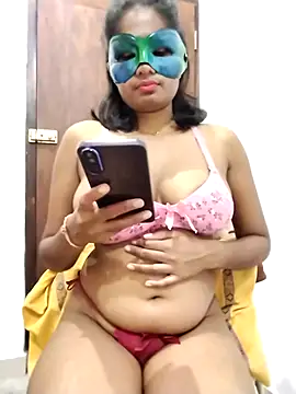 Snapshot of Zaraangle chatting on February 22, 1:09 pm Zaraangle online show from February 22, 1:09 pm
