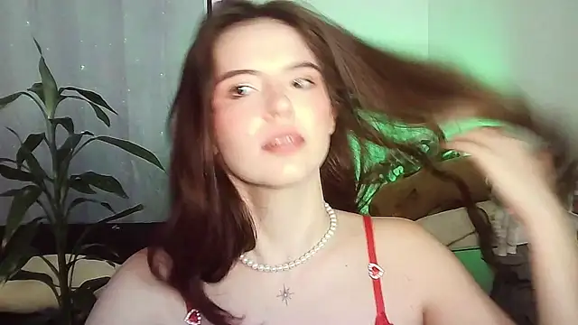 Snapshot of cherrybom969 chatting on December 5, 6:11 am cherrybom969 online show from December 5, 6:11 am