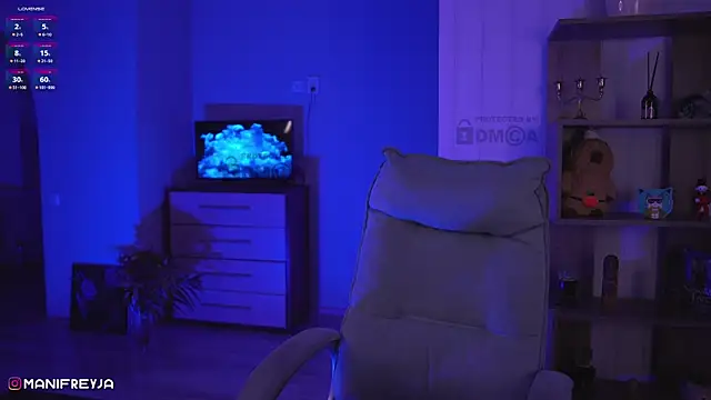 Snapshot of ManiFreyja chatting on December 13, 10:55 pm ManiFreyja online show from December 13, 10:55 pm