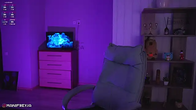 Snapshot of ManiFreyja chatting on December 20, 1:36 am ManiFreyja online show from December 20, 1:36 am