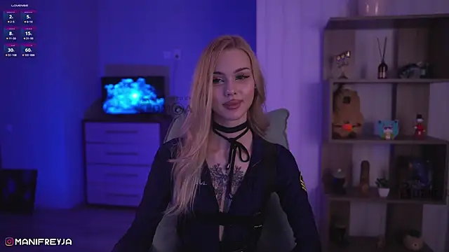 Snapshot of ManiFreyja chatting on December 24, 3:05 am ManiFreyja online show from December 24, 3:05 am