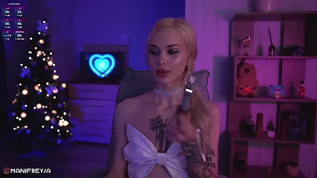 Snapshot of ManiFreyja chatting on January 4, 5:47 pm ManiFreyja online show from January 4, 5:47 pm