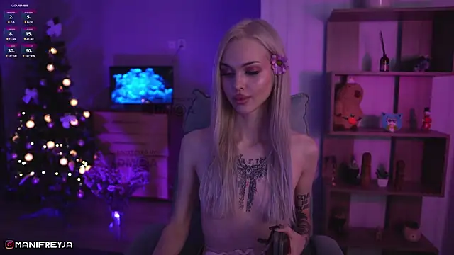 Snapshot of ManiFreyja chatting on January 5, 10:19 pm ManiFreyja online show from January 5, 10:19 pm