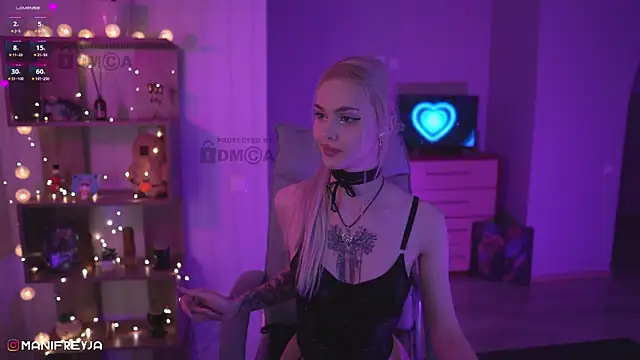 Snapshot of ManiFreyja chatting on February 10, 6:56 pm ManiFreyja online show from February 10, 6:56 pm